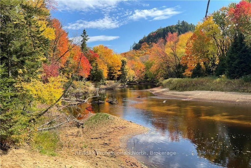 home for sale on 304 Old North Road N