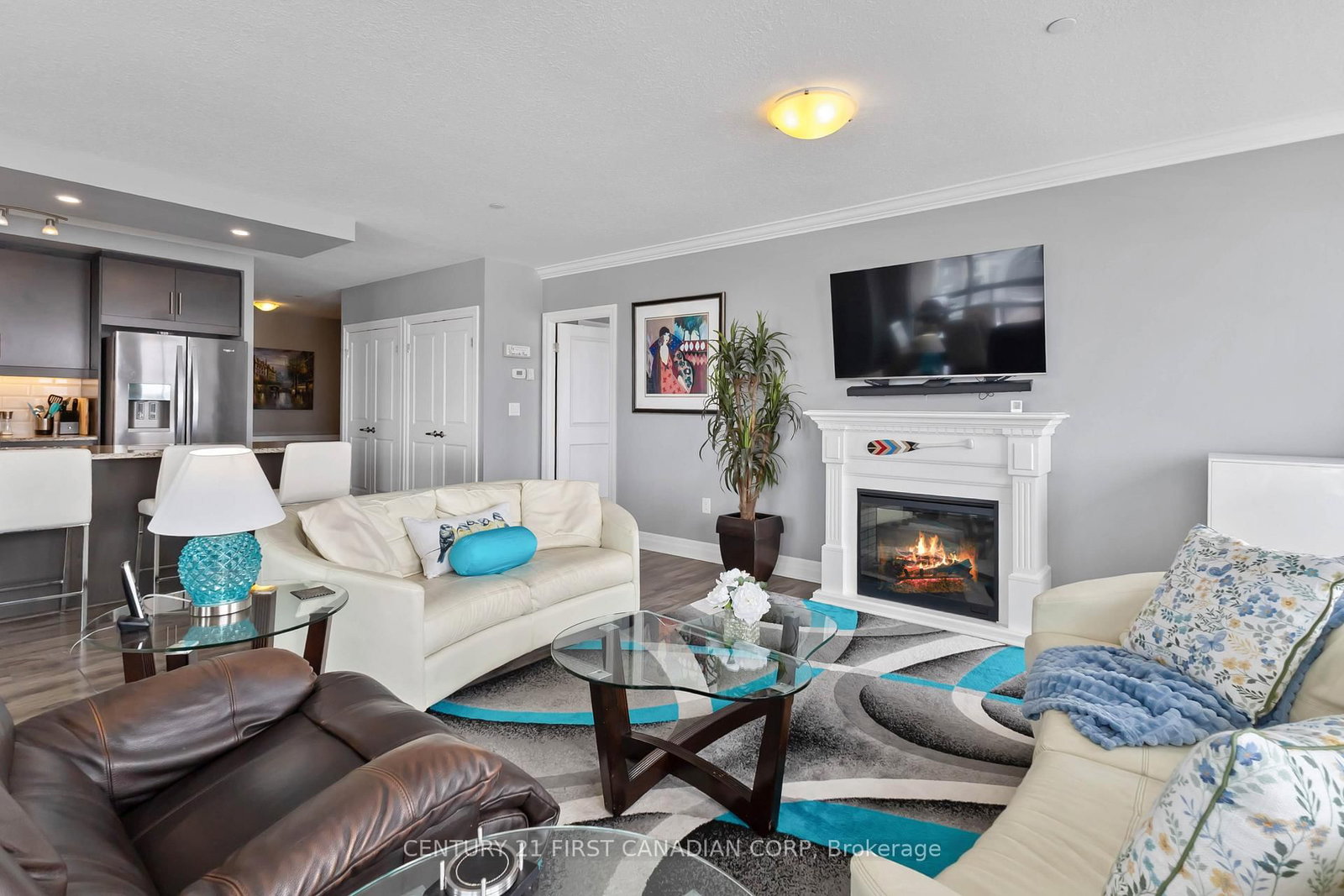 260 Villagewalk Boulevard, Unit 411 - Photo 13