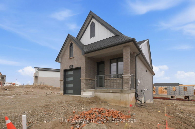 483 Gillespie St, South-West Oxford, N4S 7V6 | Image 2