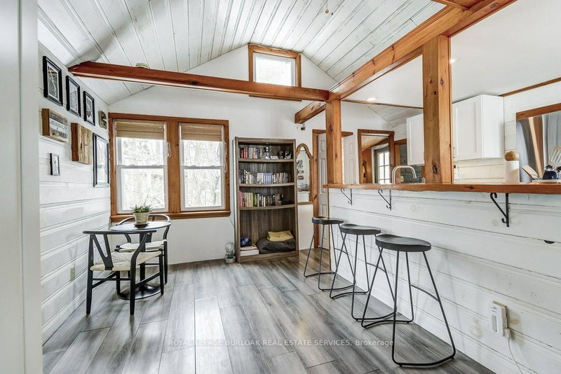 716 Sandy Bay Rd, Haldimand, N1A 2W6 | Image 2