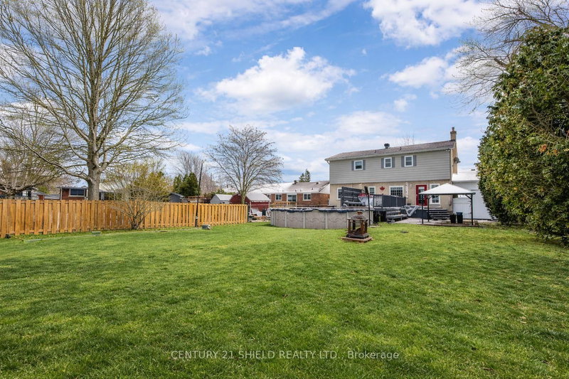 1305 Osborne Ave, Cornwall, K6J 1L3 | Image 3