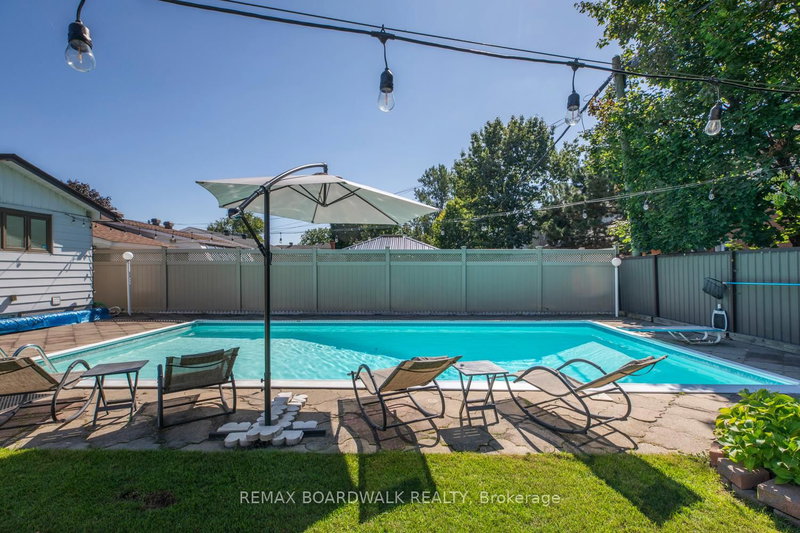 1588 Maxime St, Ottawa, K1B 3L1 | Image 3