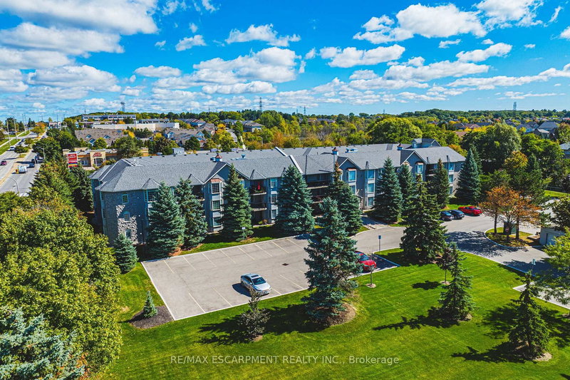 308 - 990 Golf Links Rd, Hamilton, L9K 1J8 | Image 2