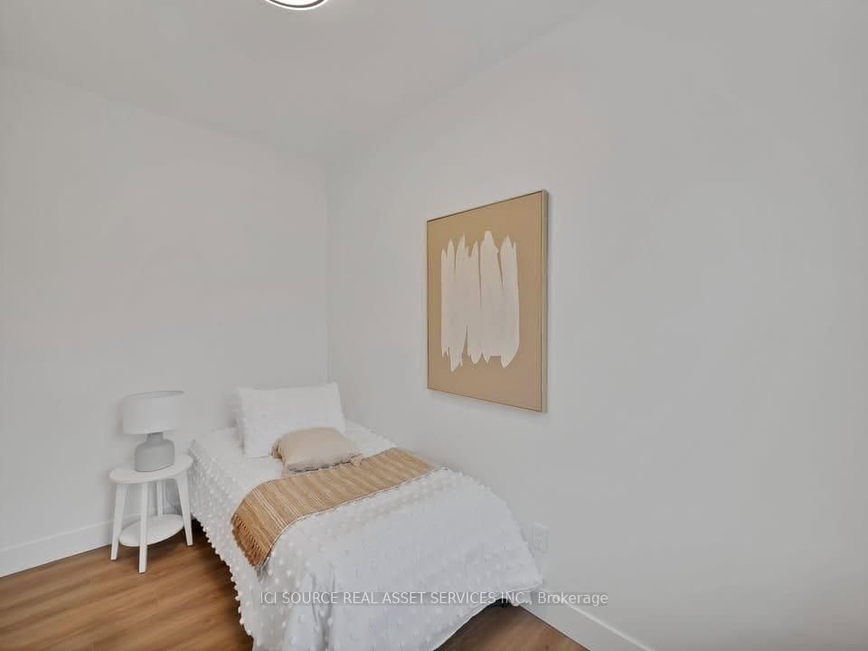 Semi-Detached House for lease at 20 Hill Street, Hamilton, Ontario, L8P 1W7 - Kirkendall - MLS: X12898280