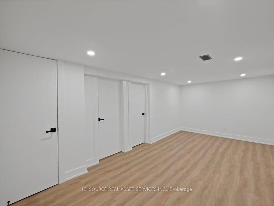 Semi-Detached House for lease at 20 Hill Street, Hamilton, Ontario, L8P 1W7 - Kirkendall - MLS: X12898280