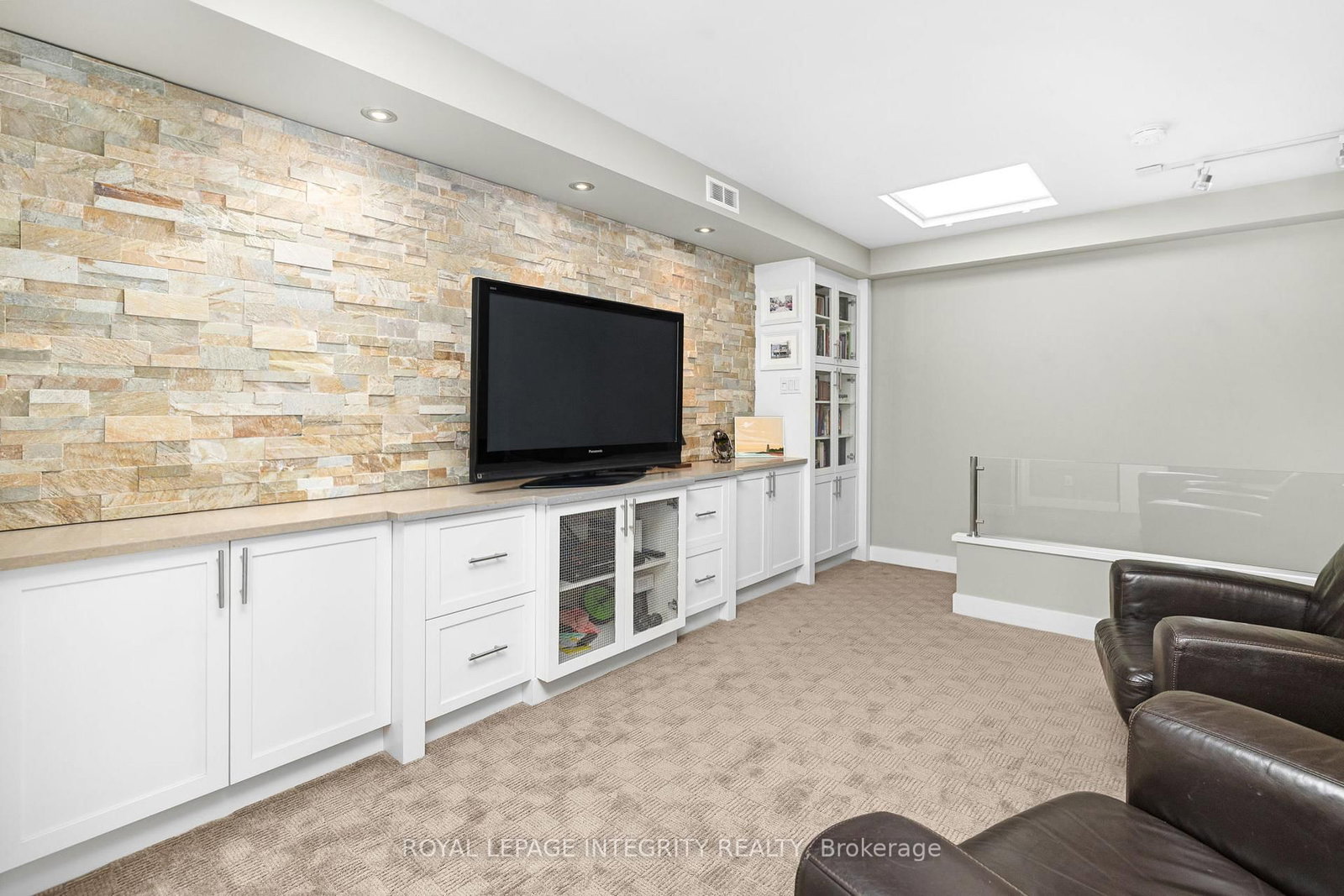 150 Waverley Street, Unit 2C - Photo 23