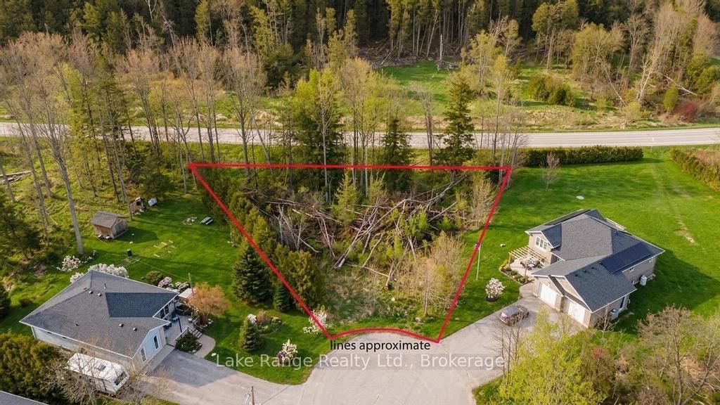 121 Onandago Place • Huron-Kinloss, ON photo 2