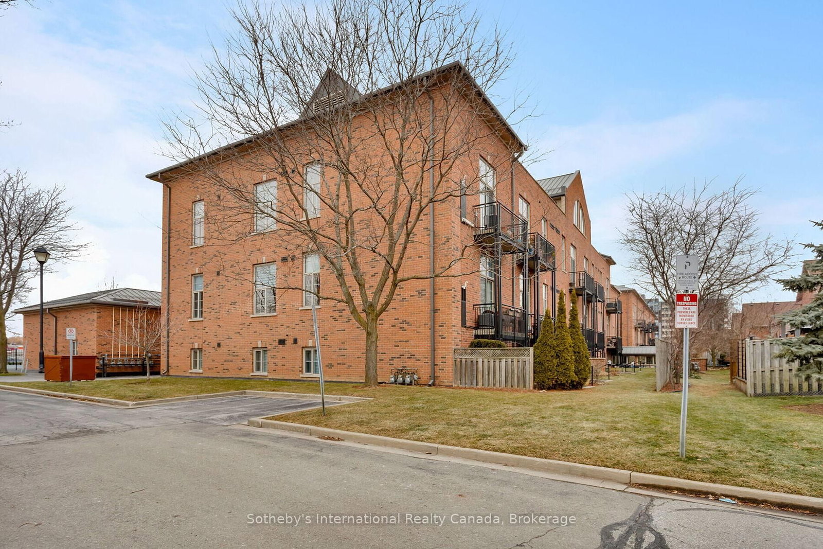 Condo for sale at 219-262 Dundas Street, Hamilton, Ontario, L8B 1A9 - Waterdown - MLS: X12898504