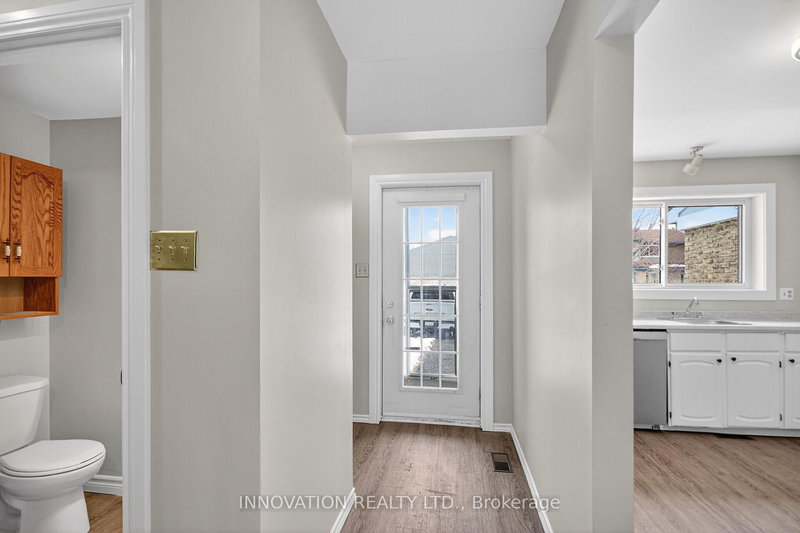 5 - 2336 Orient Park Dr, Ottawa, K1B 4N5 | Image 3