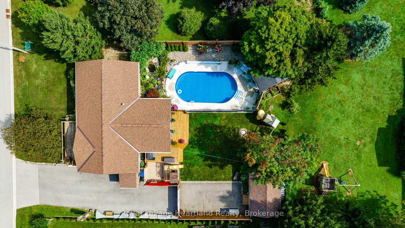 30 North St, Huron East, N0K 1G0 | Image 2