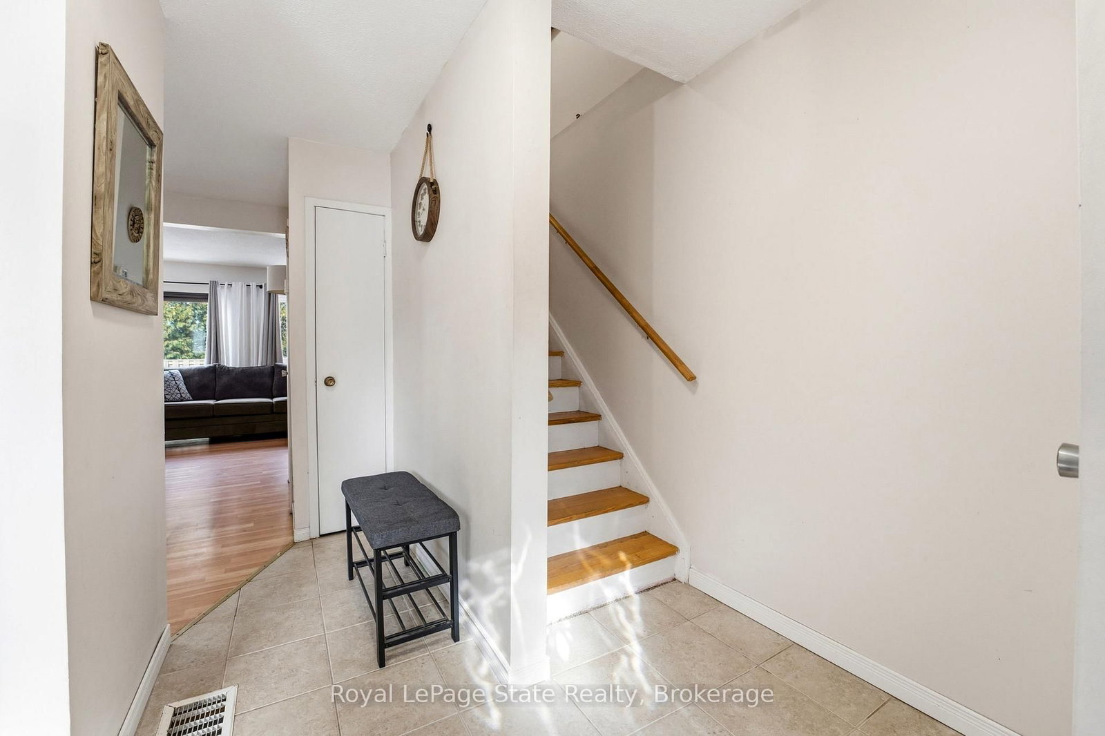 Townhouse for sale at 41-25 Garrow Drive, Hamilton, Ontario, L9C 2X2 - Gilkson - MLS: X12898748