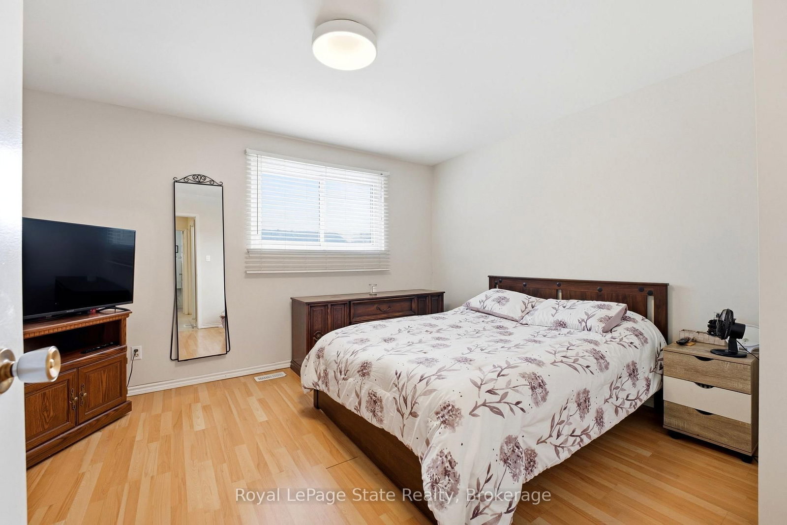 Townhouse for sale at 41-25 Garrow Drive, Hamilton, Ontario, L9C 2X2 - Gilkson - MLS: X12898748