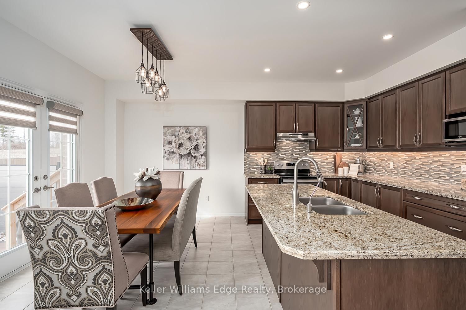 Detached House for sale at 92 Flagg Avenue, Brant, Ontario, N3L 0J9 - Paris - MLS: X12898772