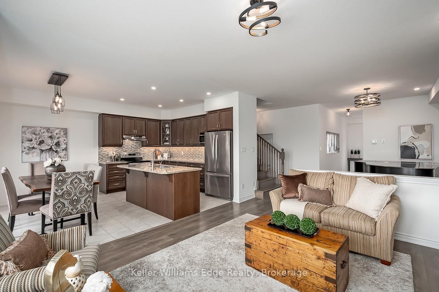 Detached House for sale at 92 Flagg Avenue, Brant, Ontario, N3L 0J9 - Paris - MLS: X12898772