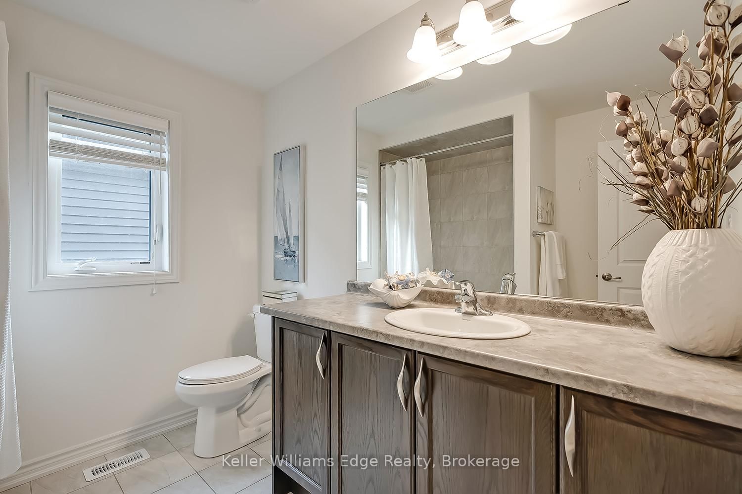 Detached House for sale at 92 Flagg Avenue, Brant, Ontario, N3L 0J9 - Paris - MLS: X12898772