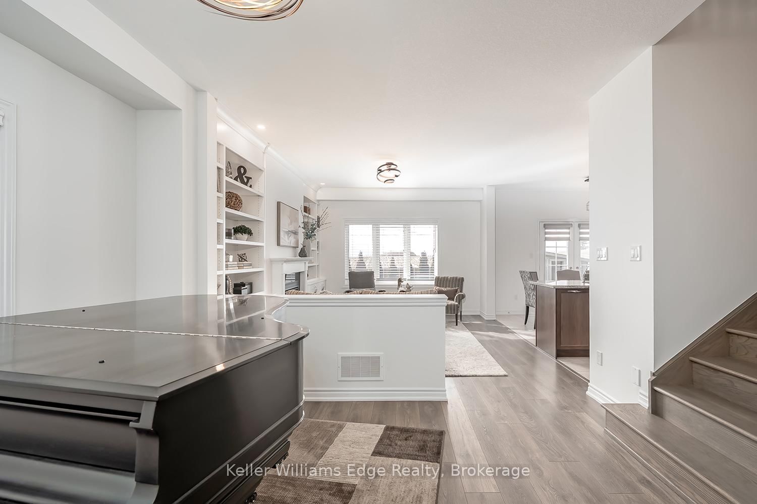 Detached House for sale at 92 Flagg Avenue, Brant, Ontario, N3L 0J9 - Paris - MLS: X12898772