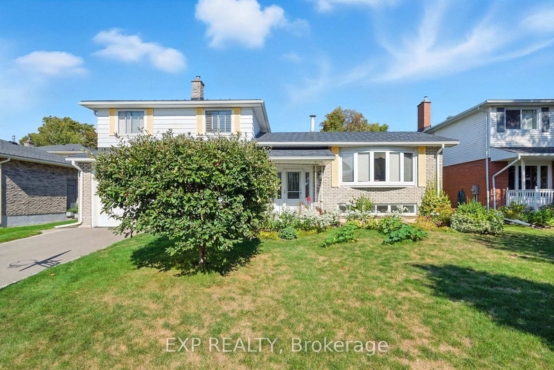 home for sale on 52 Bayview Crescent
