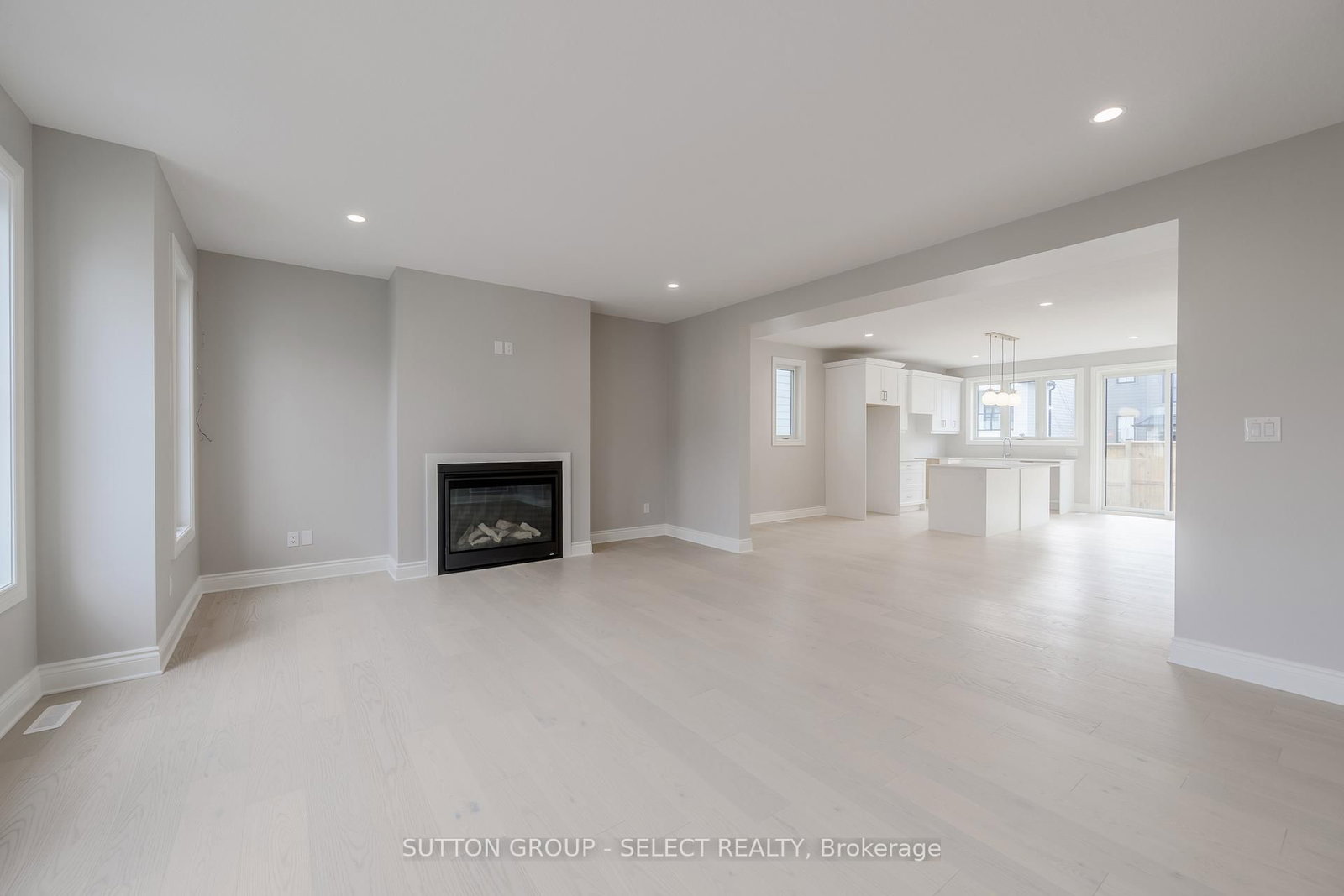 2835 Sheffield Place, Unit 5 - Photo 7