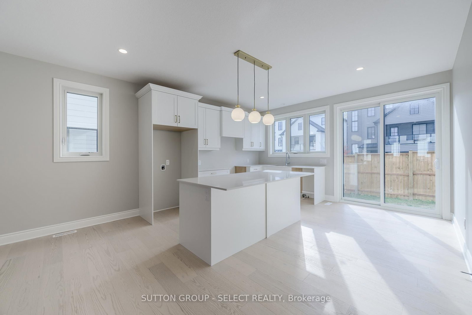 2835 Sheffield Place, Unit 9 - Photo 12