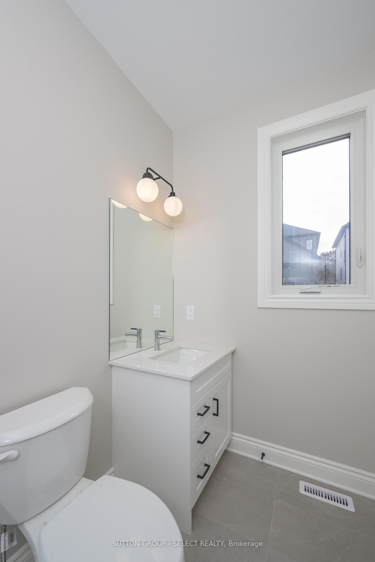 2835 Sheffield Place, Unit 9 - Photo 19