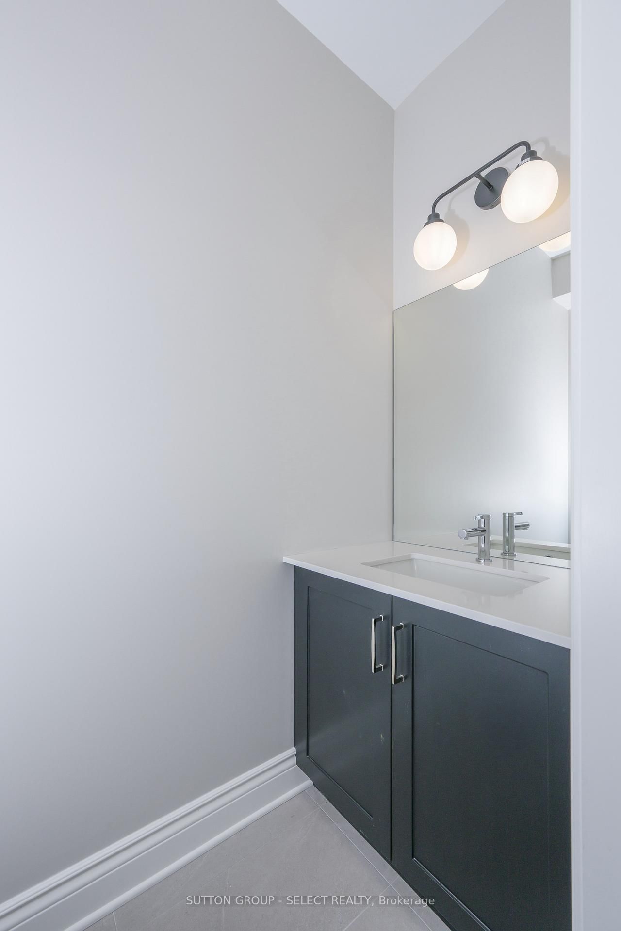 2835 Sheffield Place, Unit 9 - Photo 20