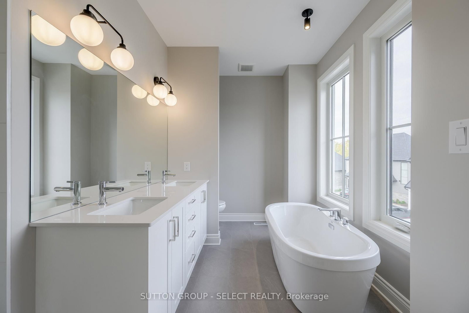 2835 Sheffield Place, Unit 9 - Photo 26