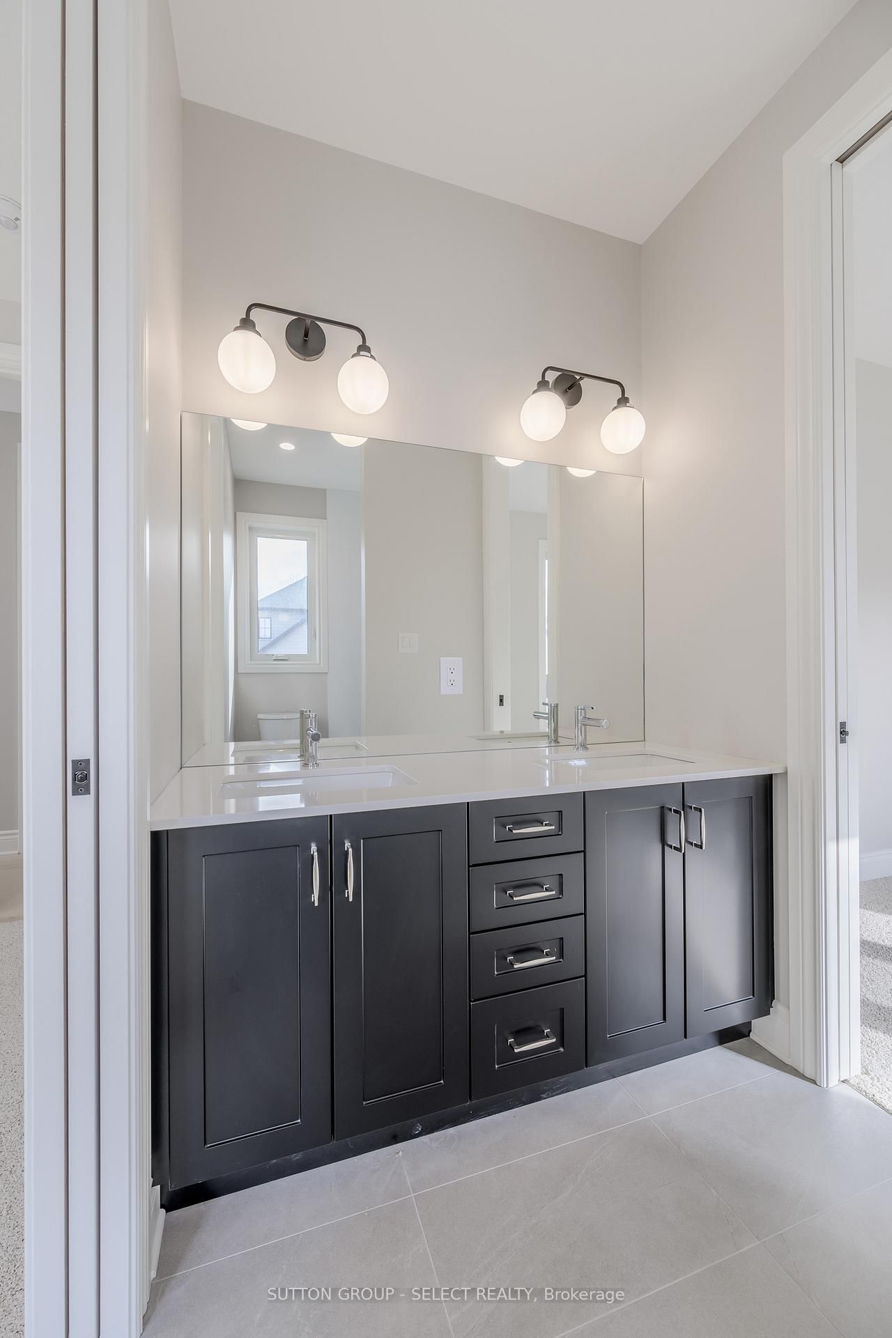 2835 Sheffield Place, Unit 9 - Photo 30