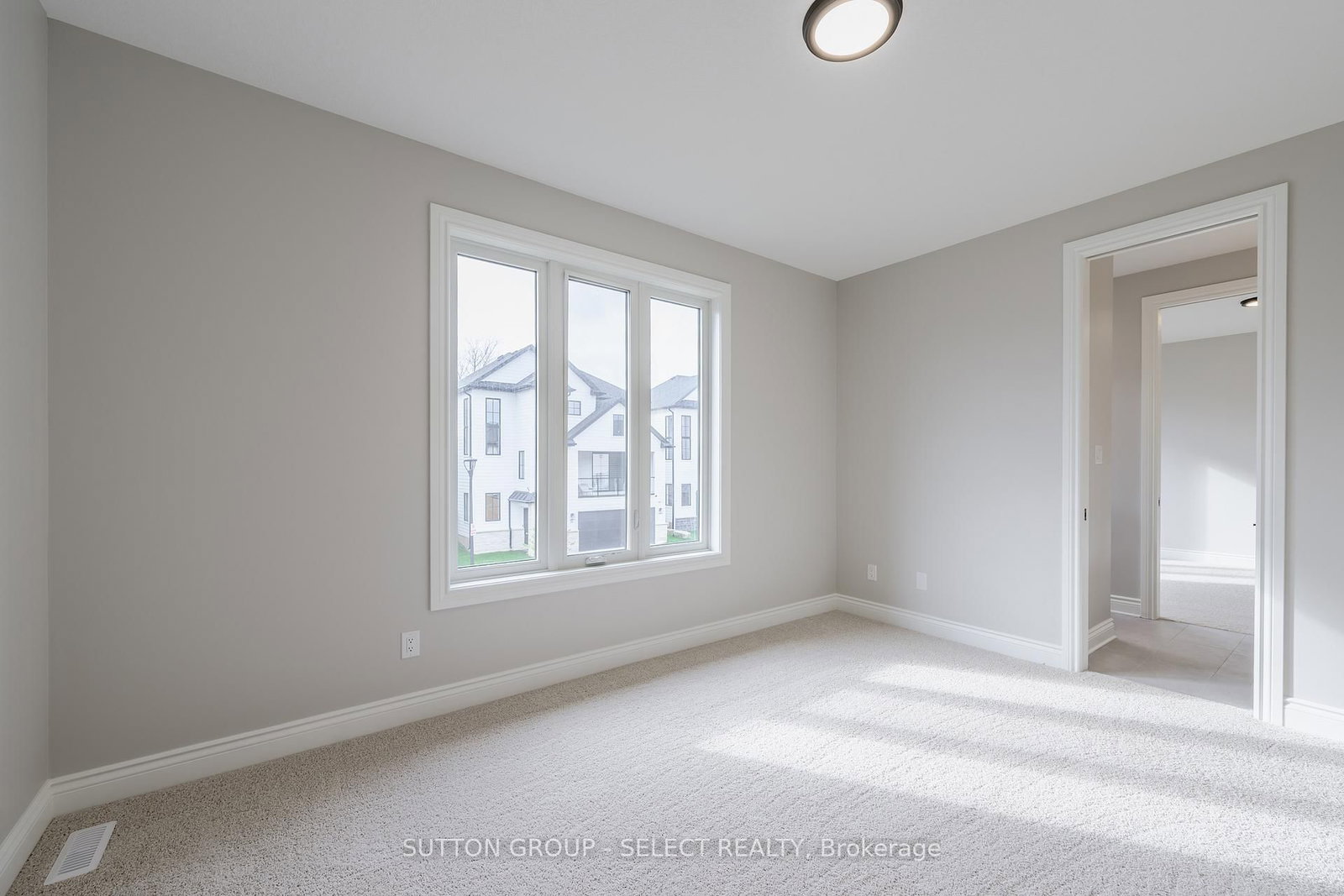 2835 Sheffield Place, Unit 9 - Photo 32