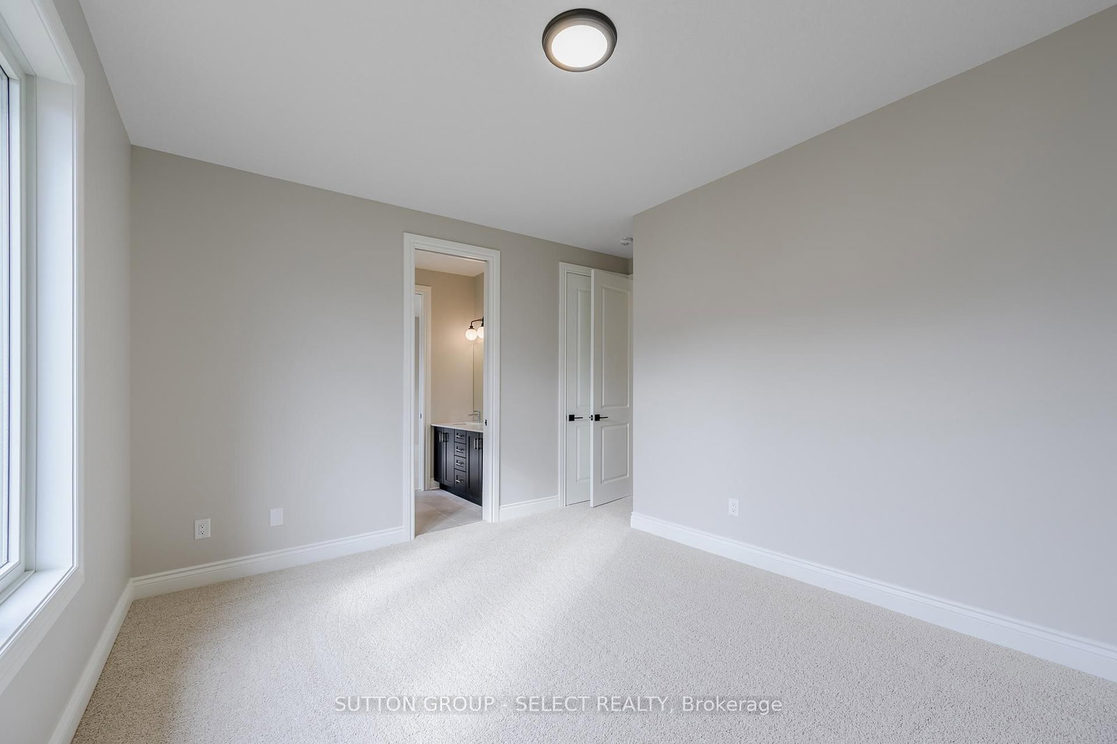 2835 Sheffield Place, Unit 9 - Photo 33