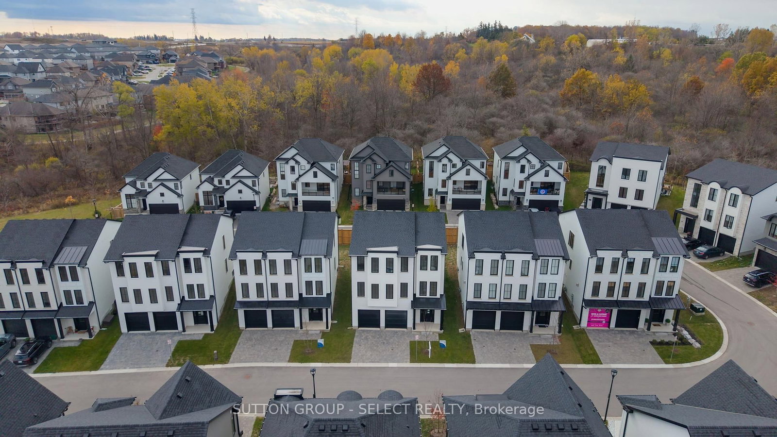 2835 Sheffield Place, Unit 9 - Photo 38