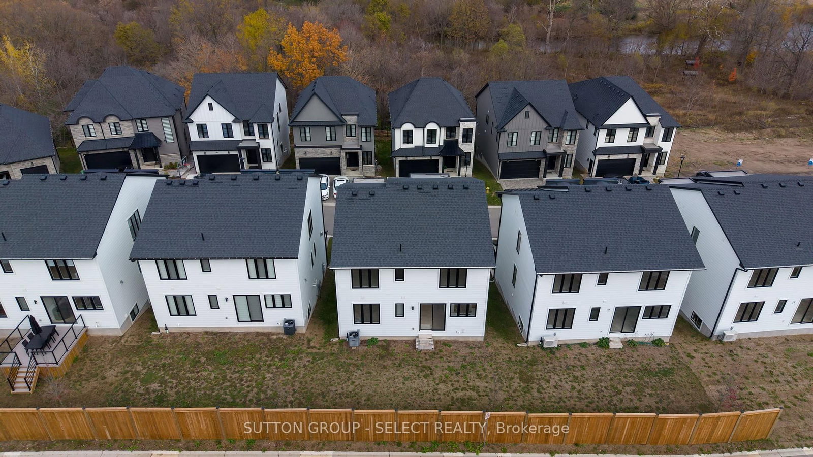 2835 Sheffield Place, Unit 9 - Photo 39