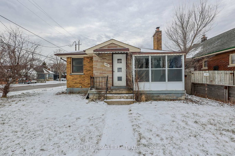 home for sale on 1171 Oxford Street E