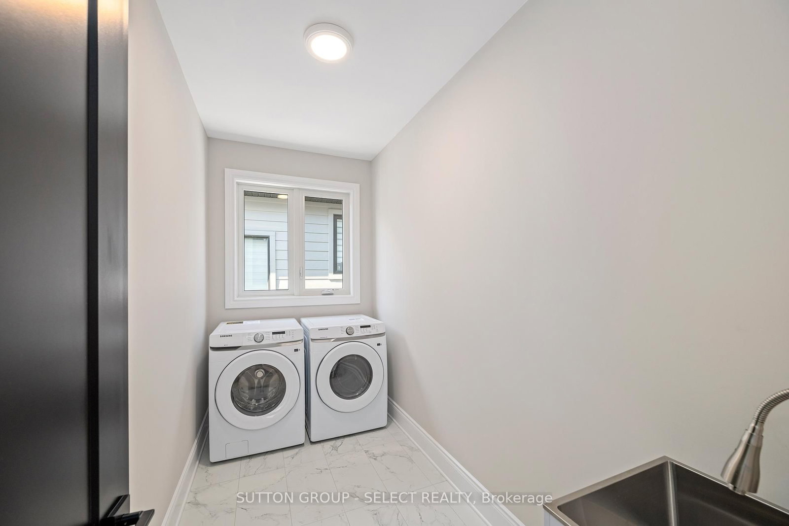 2835 Sheffield Place, Unit 14 - Photo 15