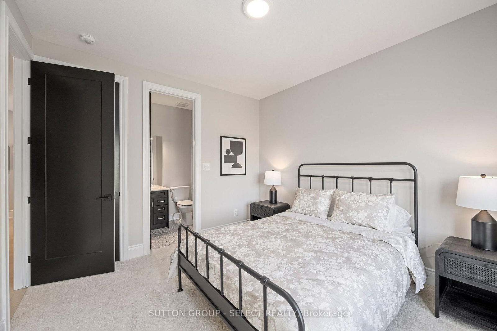 2835 Sheffield Place, Unit 14 - Photo 17