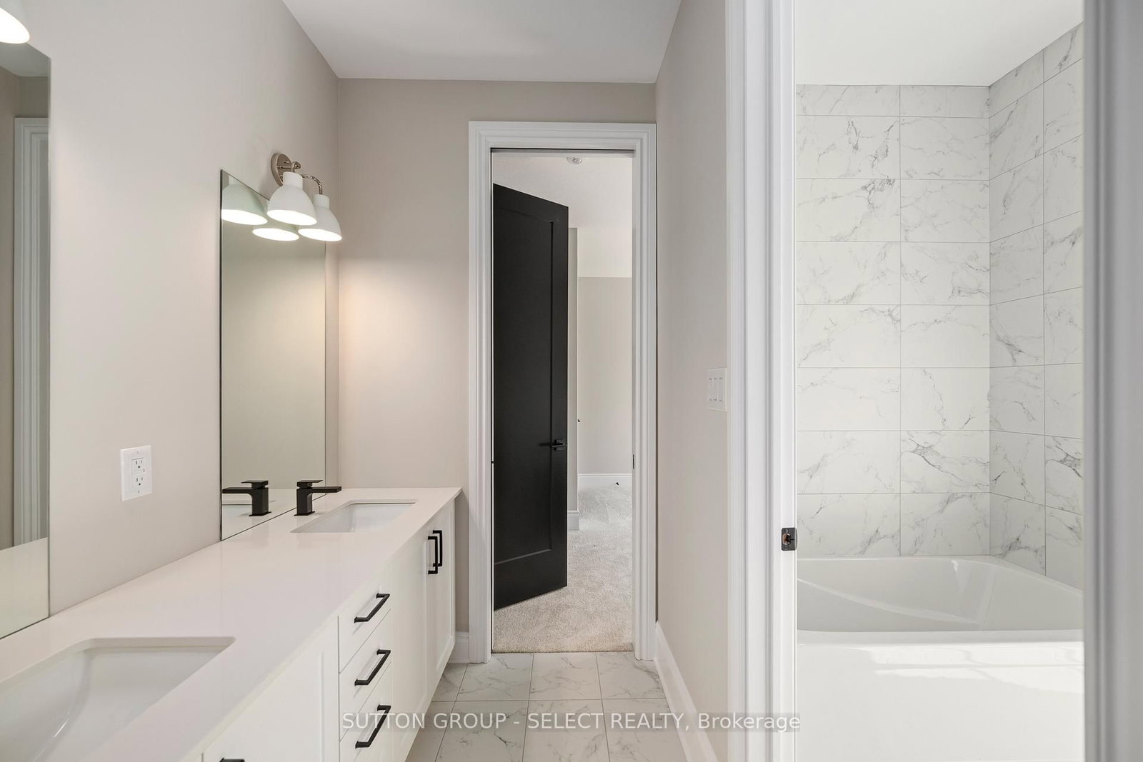 2835 Sheffield Place, Unit 14 - Photo 25