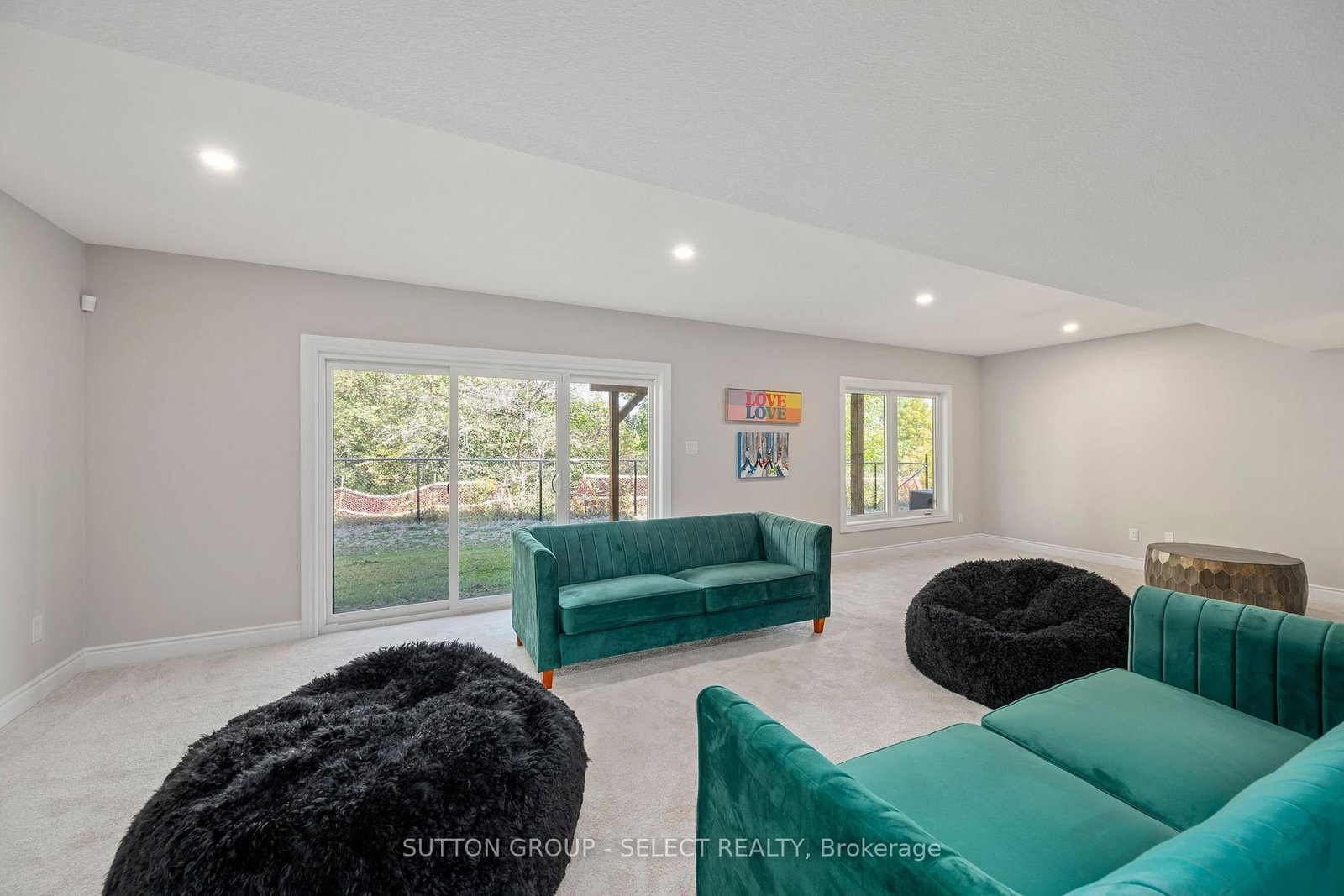 2835 Sheffield Place, Unit 14 - Photo 29