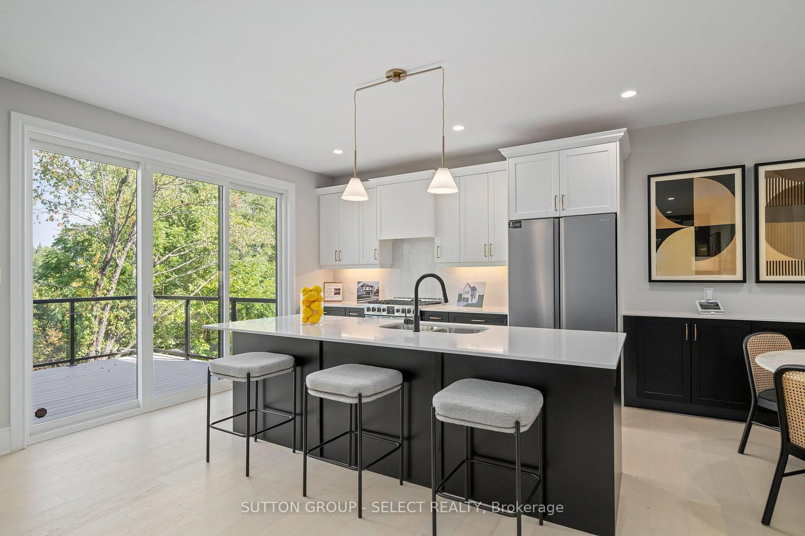 2835 Sheffield Place, Unit 14 - Photo 5