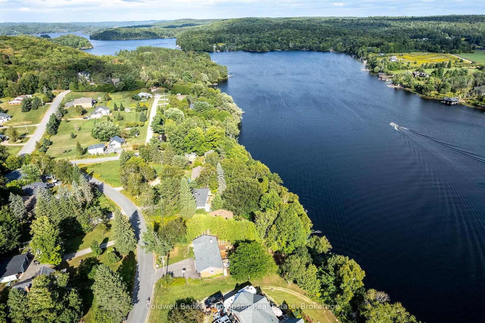 Detached House for sale at 109 Riverside Drive, Huntsville, Ontario, P1H 1R6 - Brunel - MLS: X12899214