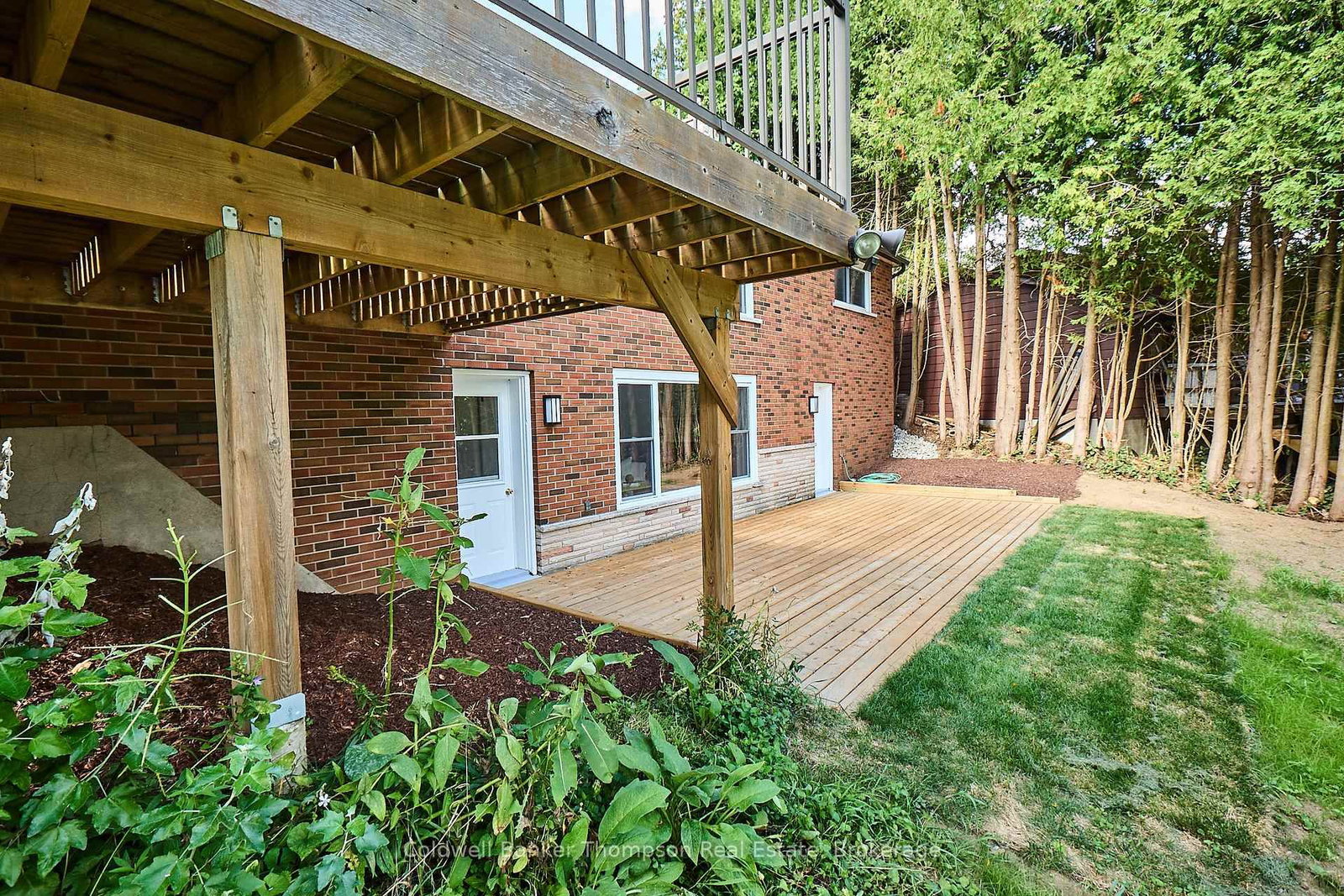 Detached House for sale at 109 Riverside Drive, Huntsville, Ontario, P1H 1R6 - Brunel - MLS: X12899214