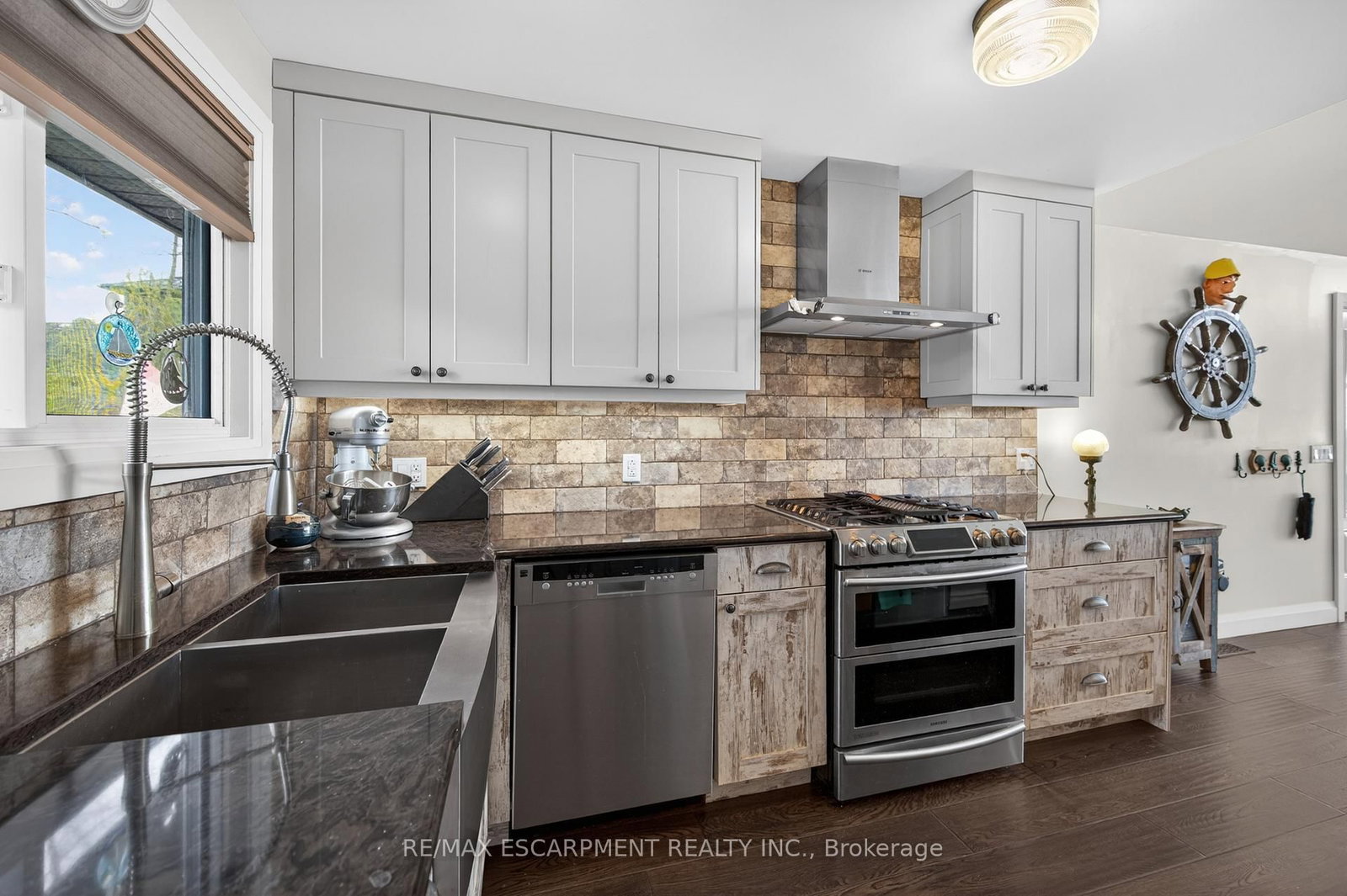 Detached House for sale at 2023 Maple Boulevard, Norfolk, Ontario, N0A 1N2 - Port Dover - MLS: X12899232