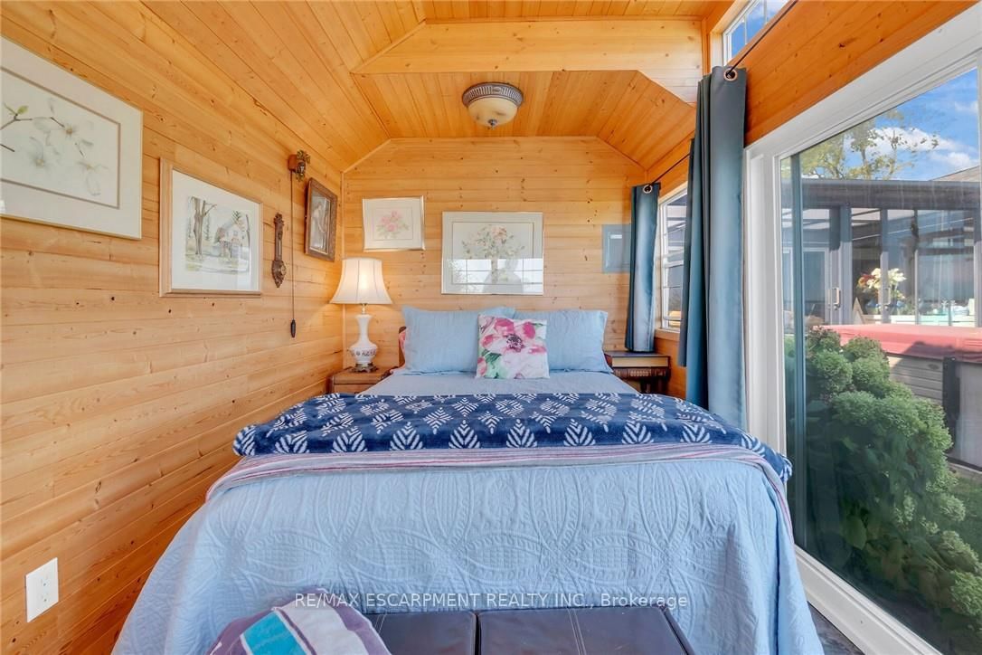 Detached House for sale at 2023 Maple Boulevard, Norfolk, Ontario, N0A 1N2 - Port Dover - MLS: X12899232