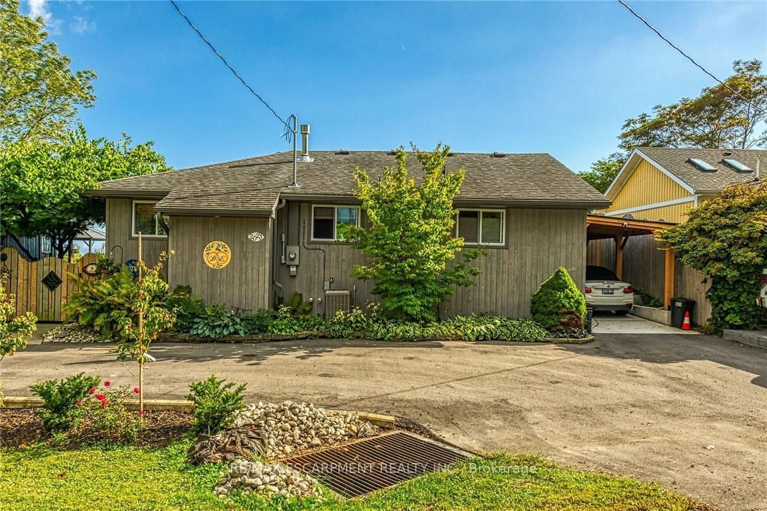 Detached House for sale at 2023 Maple Boulevard, Norfolk, Ontario, N0A 1N2 - Port Dover - MLS: X12899232