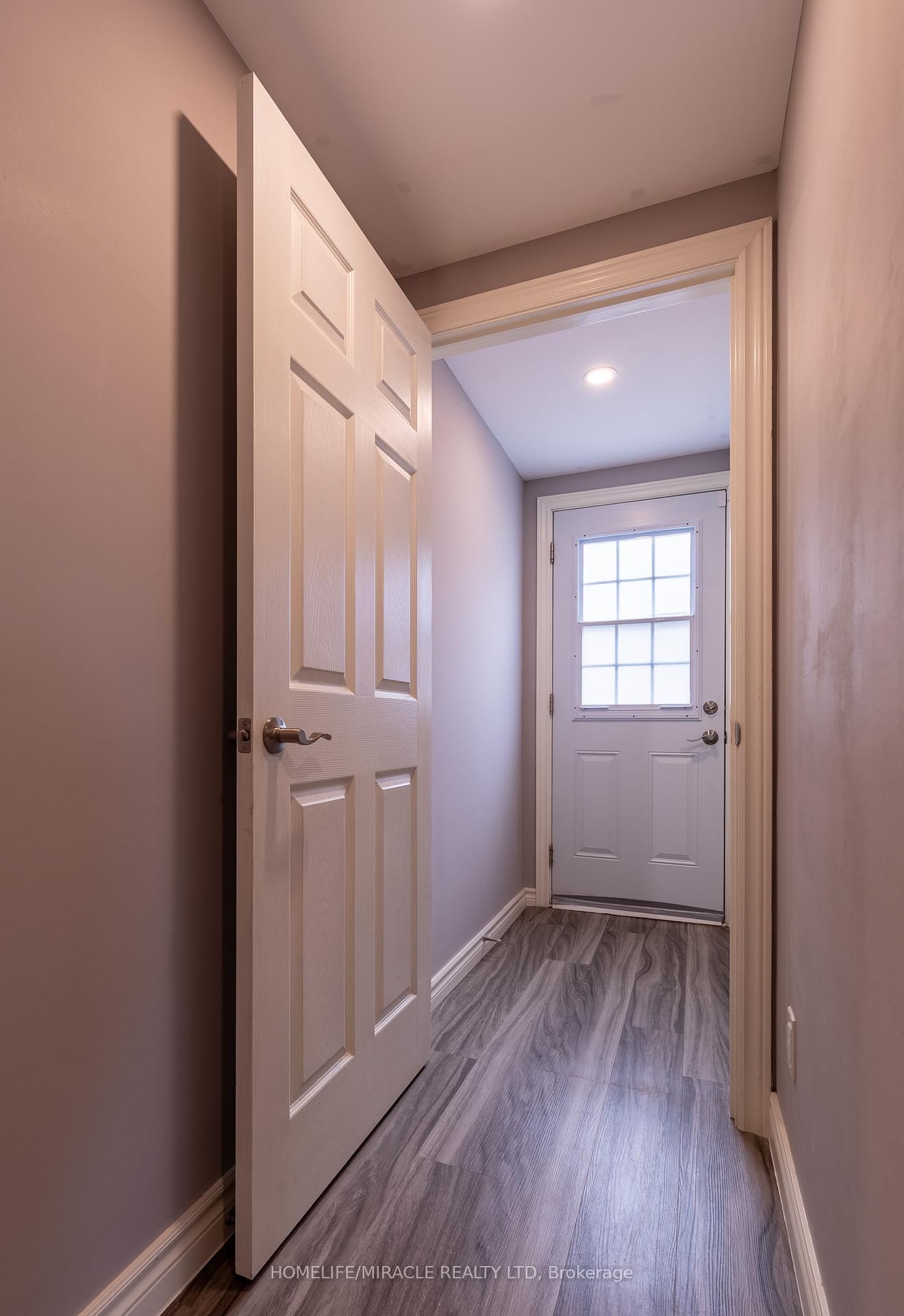 Detached House for sale at 36 Division Street, St. Catharines, Ontario, L2R 3G2 - E. Chester - MLS: X12899238