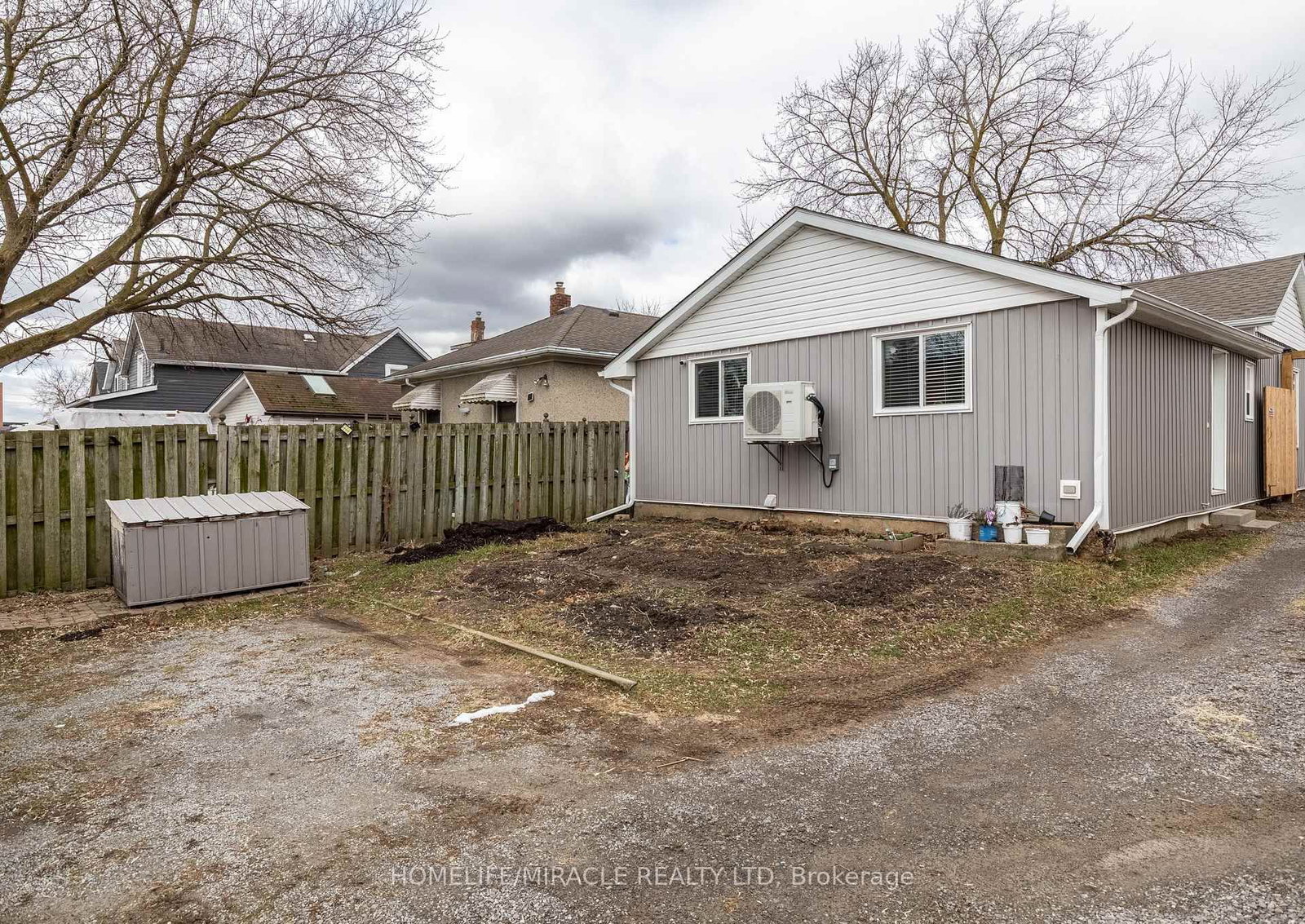 Detached House for sale at 36 Division Street, St. Catharines, Ontario, L2R 3G2 - E. Chester - MLS: X12899238