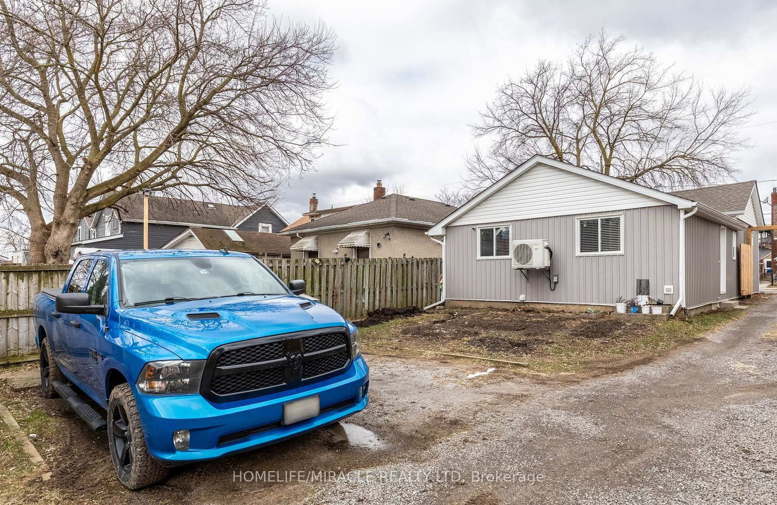 Detached House for sale at 36 Division Street, St. Catharines, Ontario, L2R 3G2 - E. Chester - MLS: X12899238