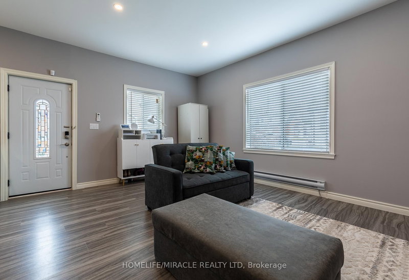 36 Division St, St. Catharines, L2R 3G2 | Image 2