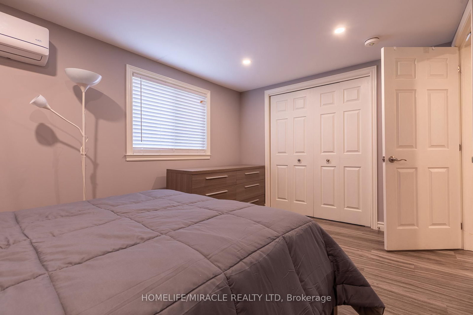 Detached House for sale at 36 Division Street, St. Catharines, Ontario, L2R 3G2 - E. Chester - MLS: X12899238