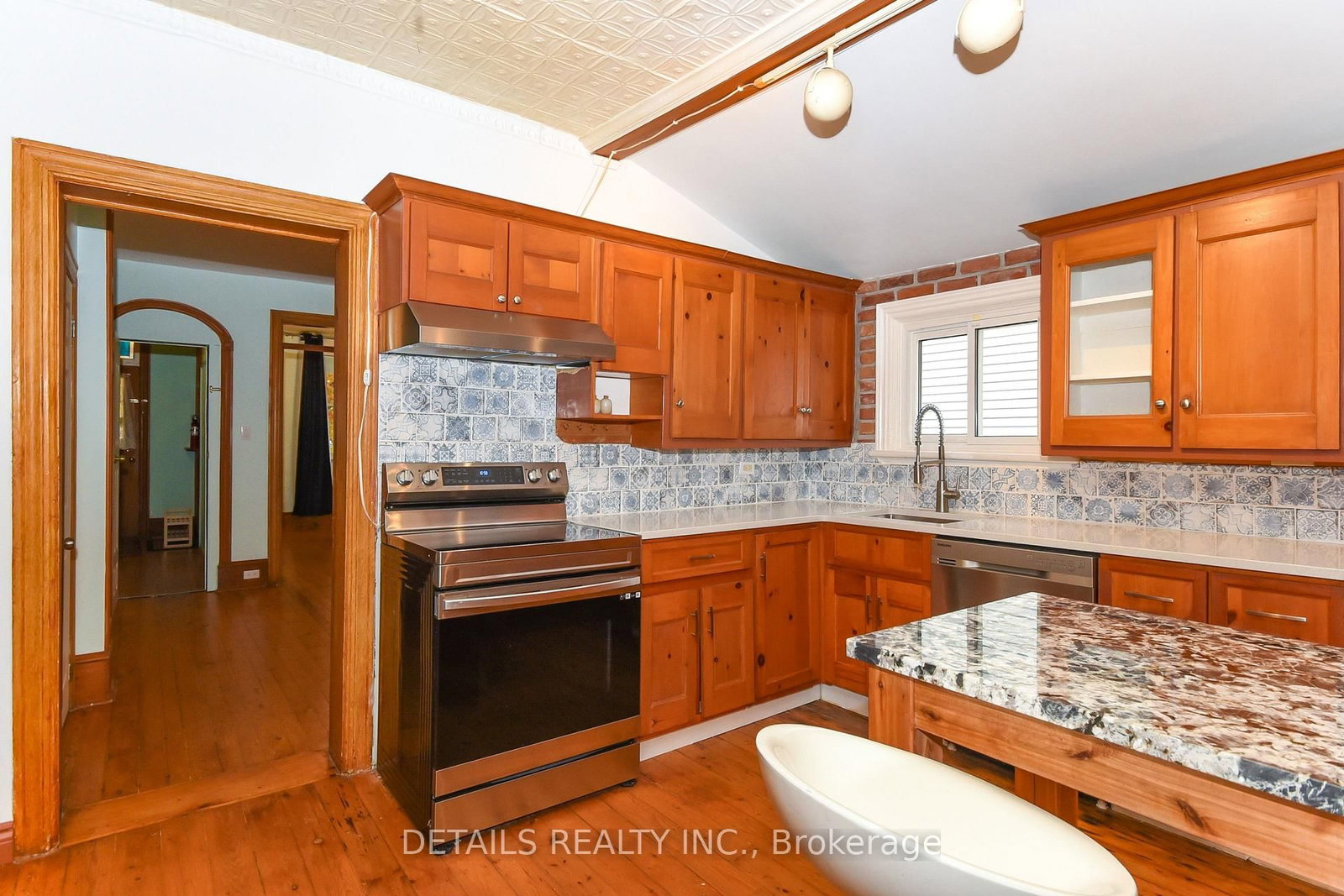 Detached House for sale at 19 Gould Street, Ottawa, Ontario, K1Y 2P1 - Ottawa West - MLS: X12899330