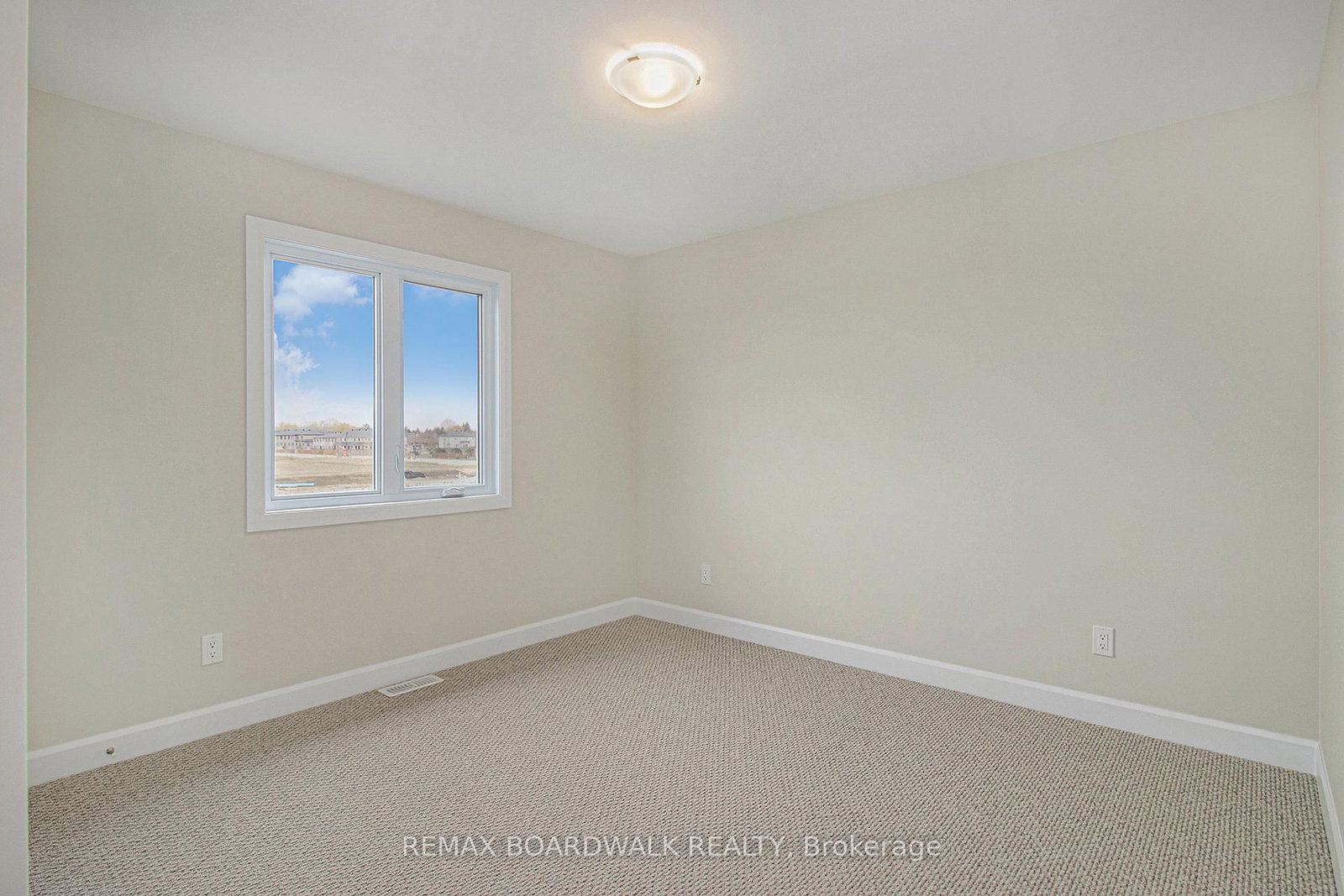 Detached House for sale at 1203 MONTBLANC Crescent, Russell, Ontario, K0A 1W0 - Embrun - MLS: X12899346