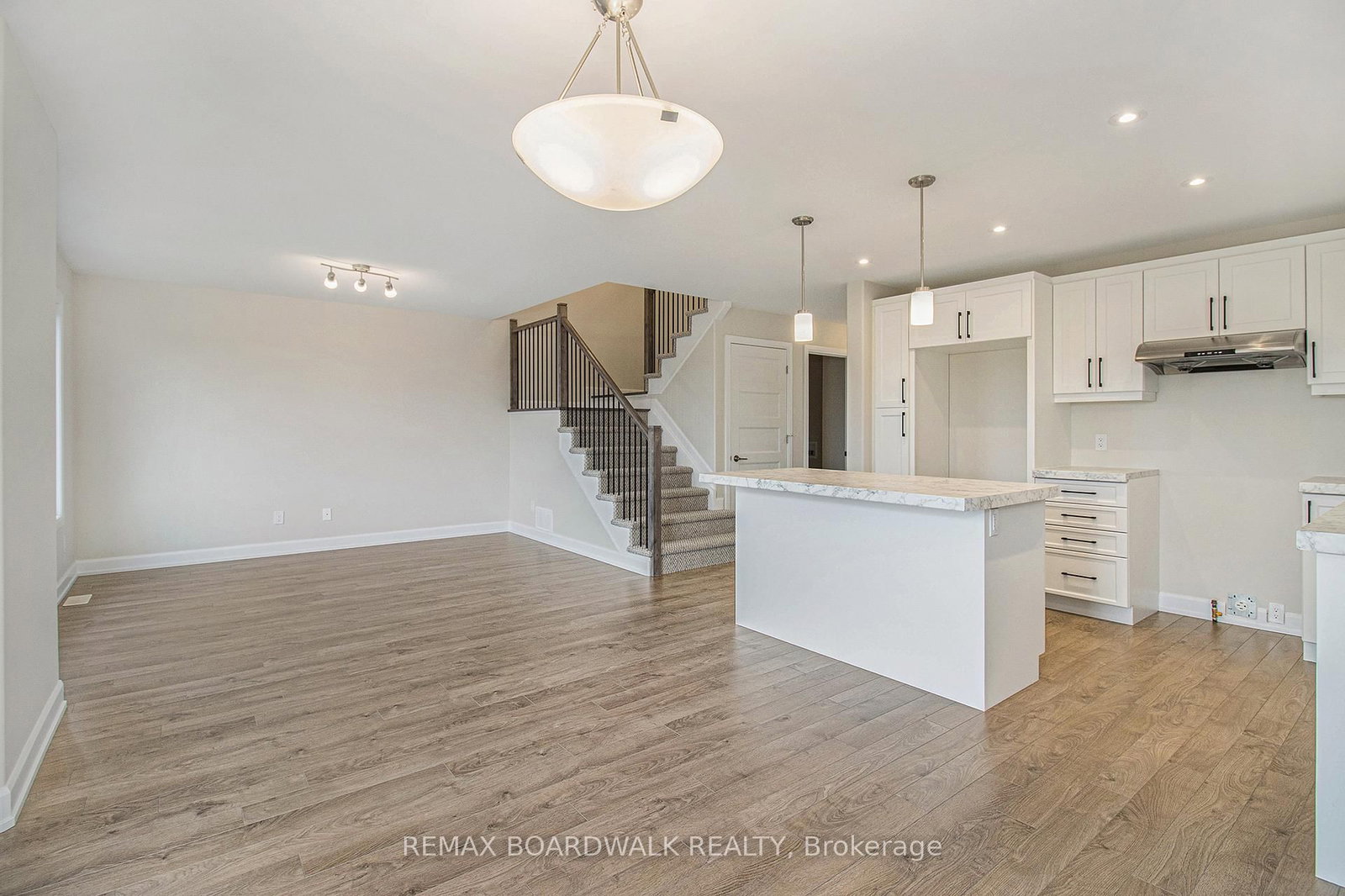 Detached House for sale at 1203 MONTBLANC Crescent, Russell, Ontario, K0A 1W0 - Embrun - MLS: X12899346